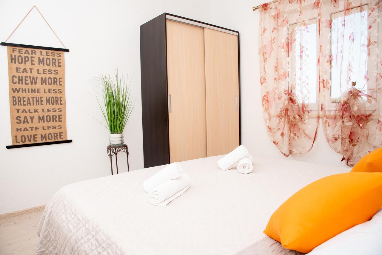 Apartament Ariana *